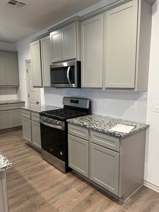 Building Photo - 14416 Gravity Falls Ln