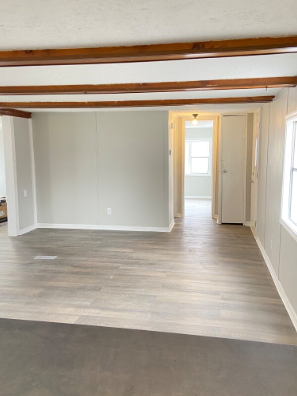 Building Photo - 454 Mill St
