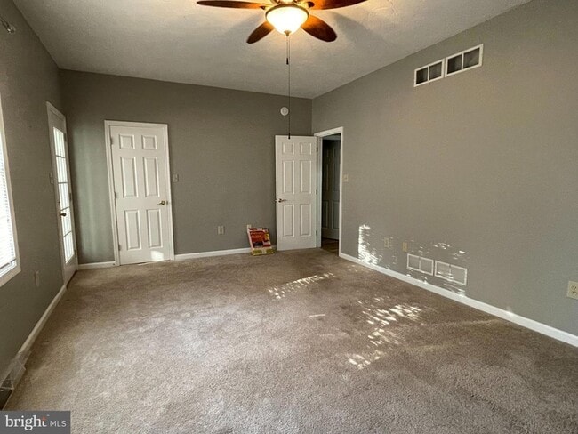 Building Photo - 167 Hunters Trail