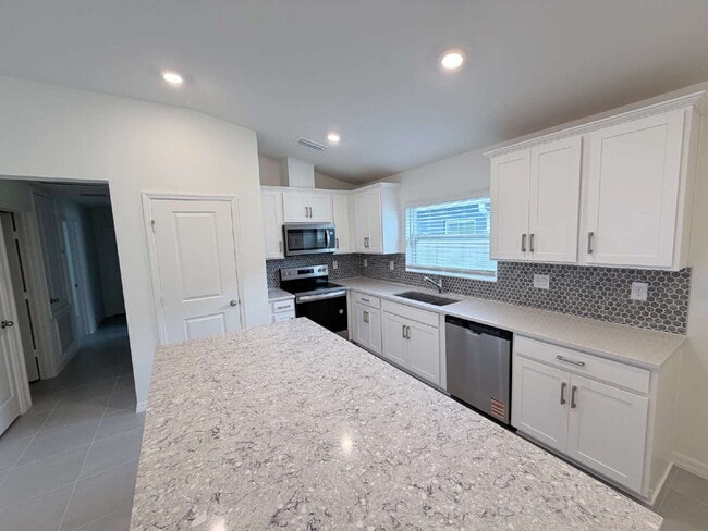 Building Photo - 524 Carya Wy