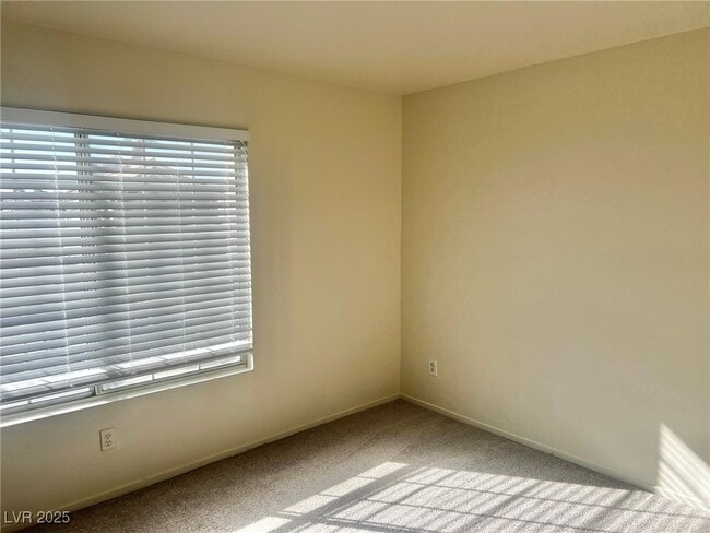 Building Photo - 6656 Goldencreek Way