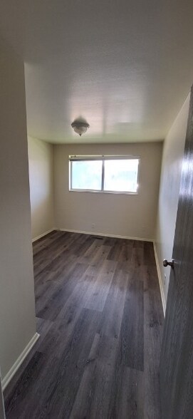Building Photo - 1110 S Graff Cir