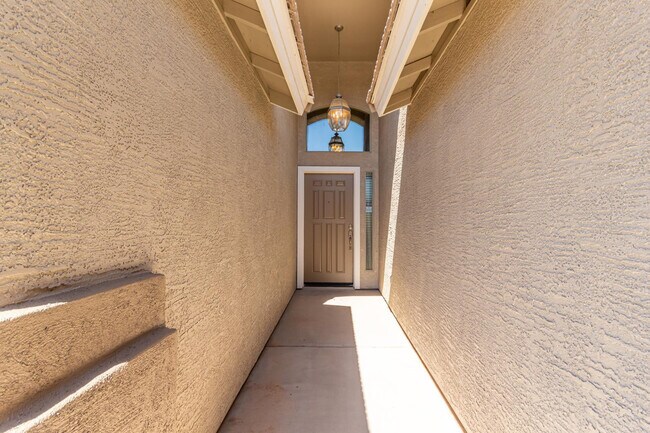 Building Photo - 1238 W Dana Dr