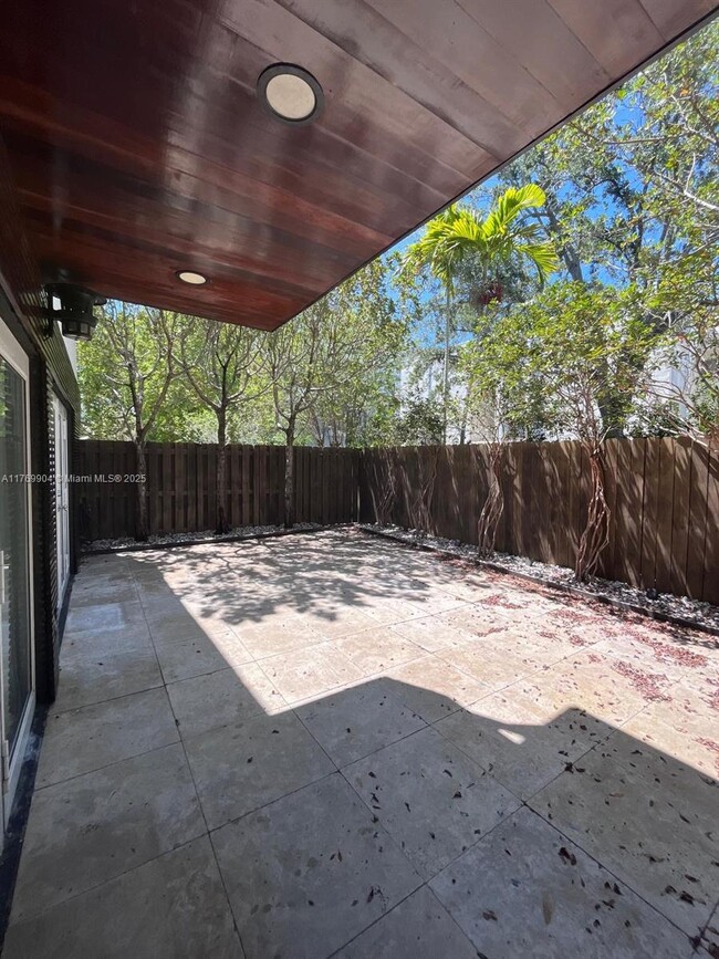 Building Photo - 7510 SW 58th Ave