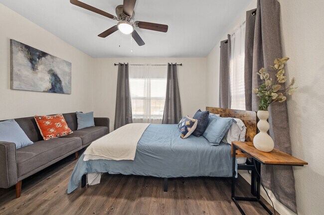 Building Photo - 738 Gabriel