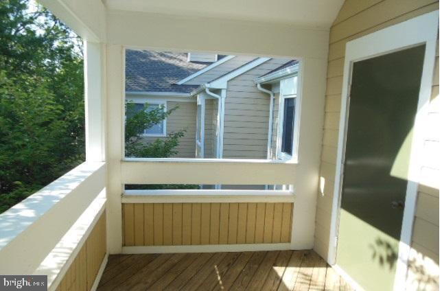 Building Photo - Bright Condo Living in Prime Fairfax Location