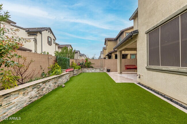 Building Photo - 1171 E Armstrong Wy