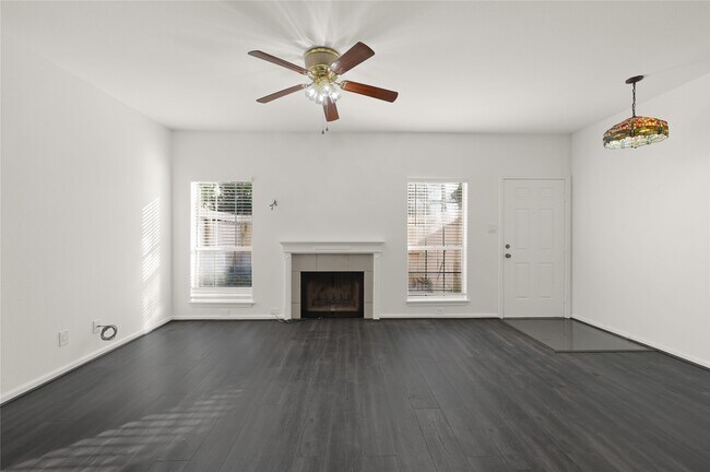 Building Photo - 2860 Holly Hall St