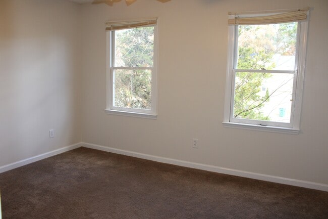 Building Photo - 112 Wenonah Way