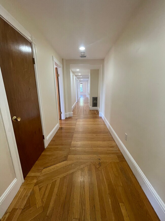 Building Photo - 12 Dean Rd