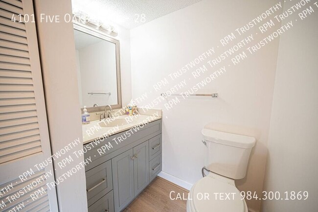 Building Photo - 4101 Five Oaks Dr