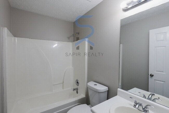 Building Photo - Move in before October 15th and get a $250...