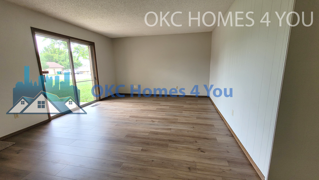 Building Photo - 2 Bed Near NW Expressway & Rockwell