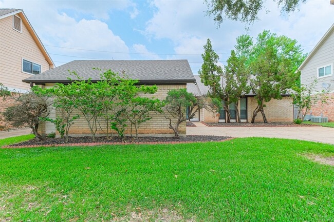 Building Photo - 2815 Arrowhead Dr