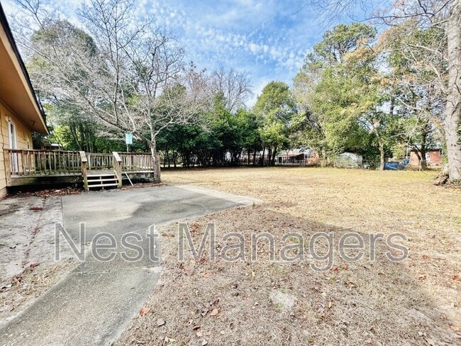 Building Photo - 3522 Thomas Dr