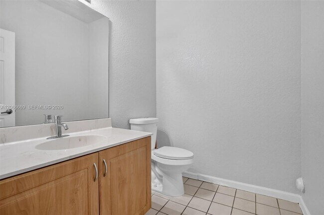 Building Photo - 5337 SW 40th Ave
