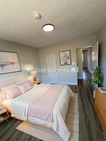Building Photo - 609 W 94th St