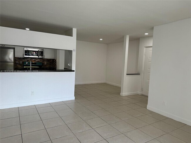 Building Photo - 10410 SW 157th Ct