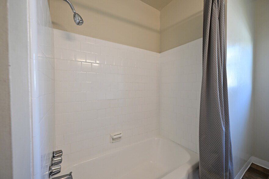 Building Photo - 11063 Ohio Ave