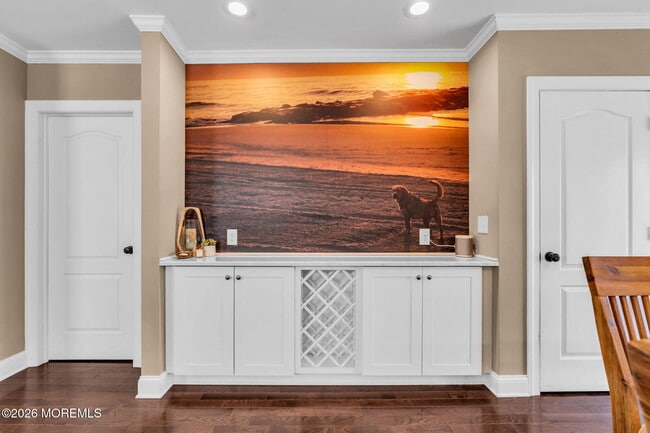 Building Photo - 510 Lareine Ave