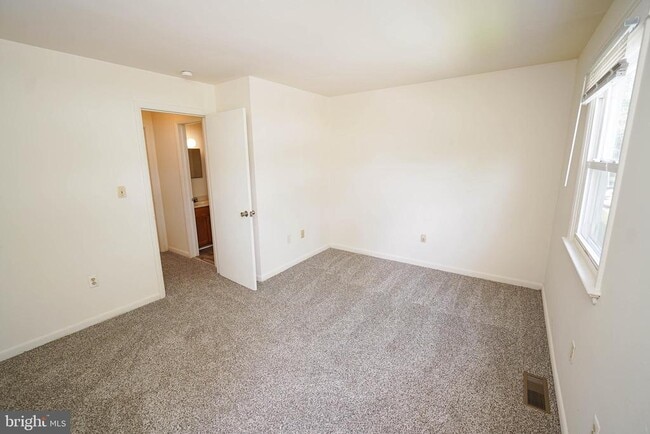 Building Photo - 764 Hemlock St