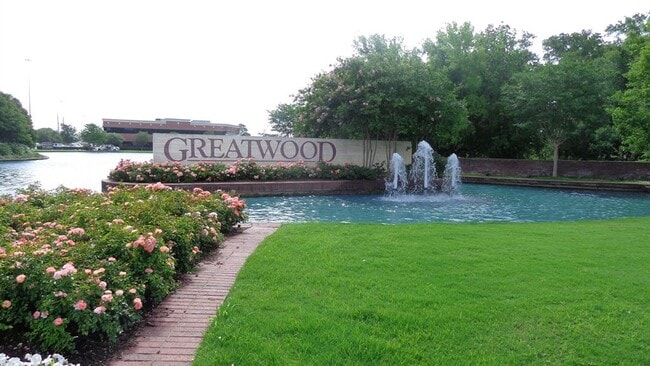 Building Photo - 2015 Grand Terrace