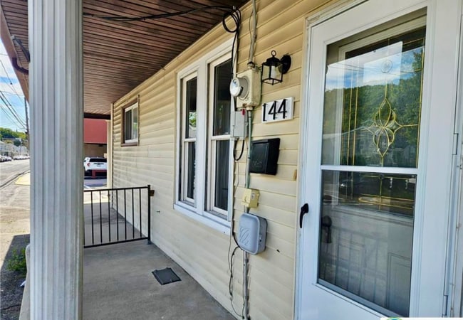 Building Photo - 144 S Nicholas St