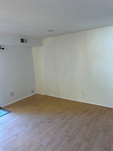 Living Room - 7 Rockford Rd
