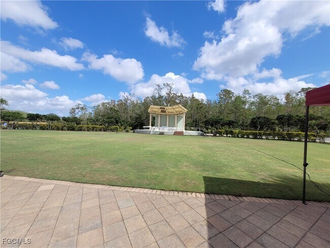 Building Photo - 10637 Pelican Preserve Blvd
