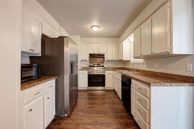 Building Photo - Corner-Lot Charmer Near Tinker AFB | Solar...