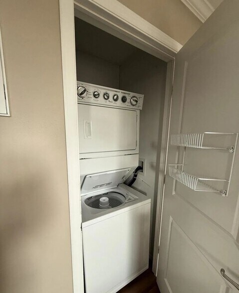 Interior Photo - Wolf Run Village