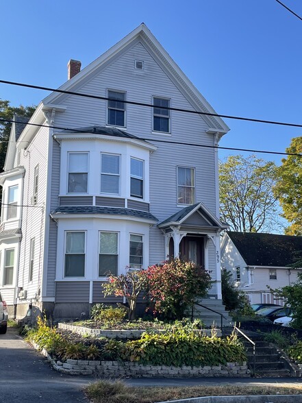 Building Photo - 395 Hanover St