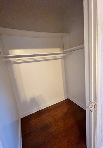 Building Photo - 1523 N McCadden Pl