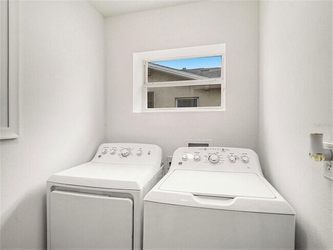 Building Photo - 7833 Carriage Pointe Dr