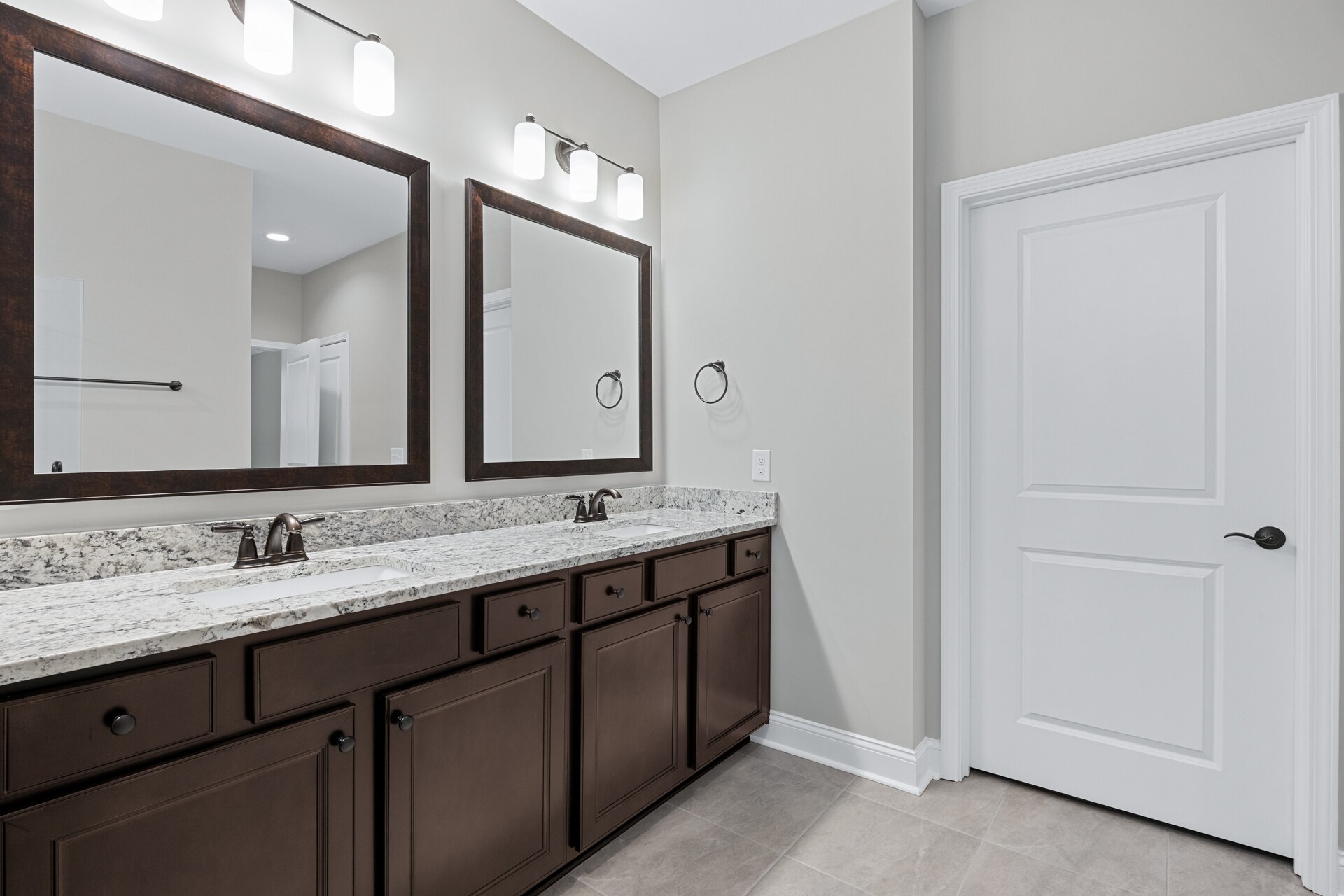 Building Photo - 686 Destiny Dr