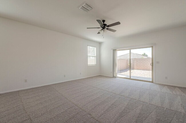 Building Photo - Gorgeous 4 Bed / 2 Bath Home – Move-In Rea...