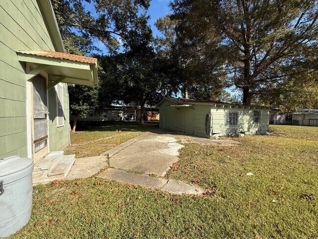 Building Photo - 3 Bedroom 1 Bathroom Home for Rent