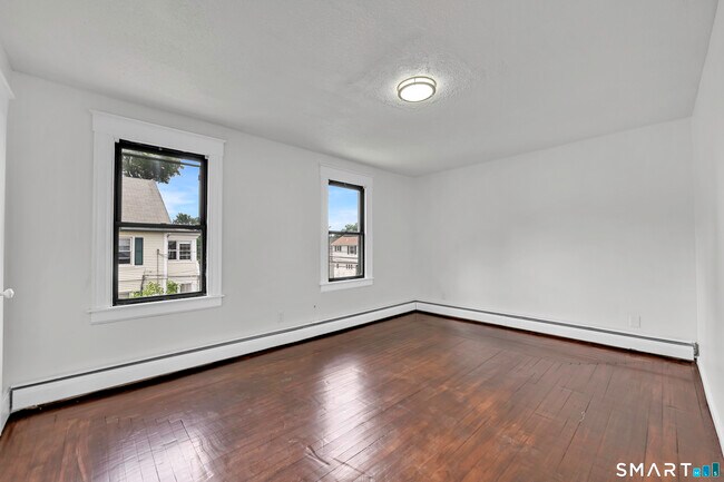 Building Photo - 54 Overlook Ave
