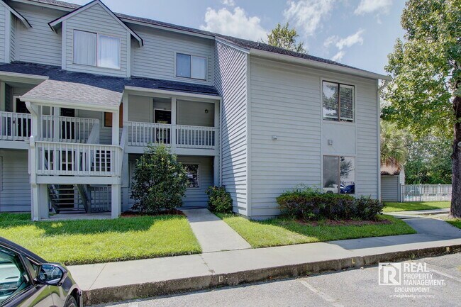 Building Photo - 8471 Yadkin Cir