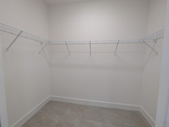 Building Photo - 13541 SW Oceanus Blvd