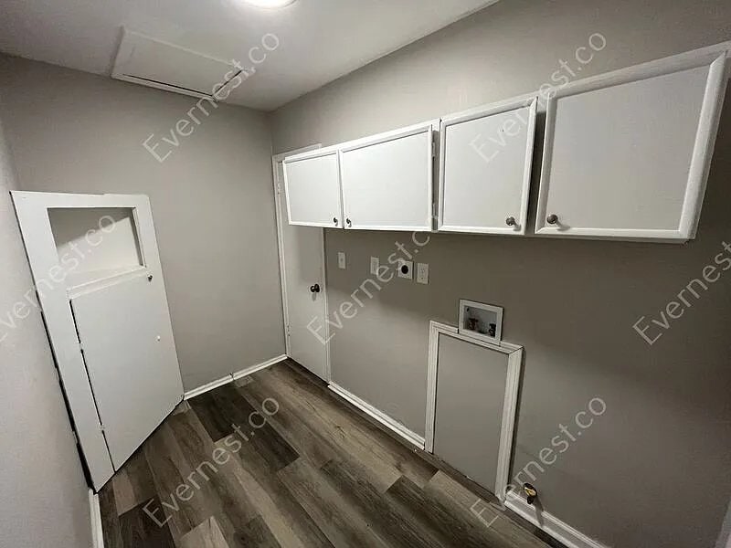 Building Photo - 3629 Waldorf Dr