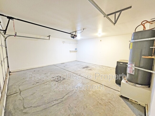 Building Photo - 600 San Lorenzo St