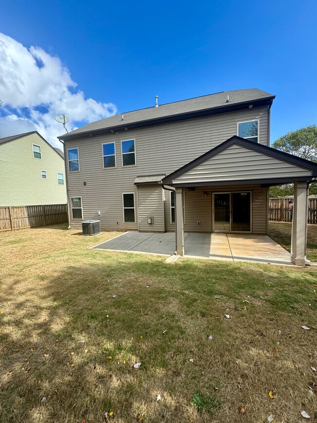 Building Photo - 5BR/4BA Home in Curtis Pond