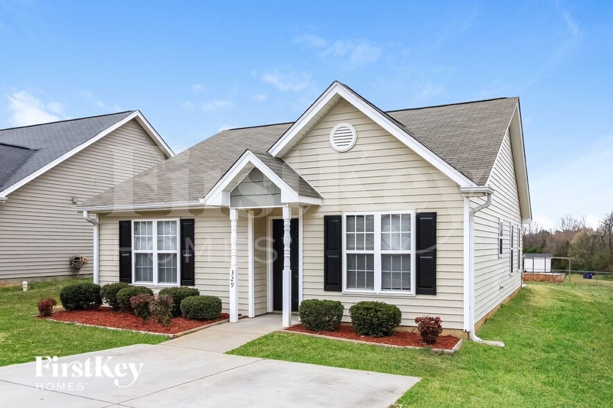 Building Photo - 329 Wright St