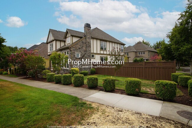 Building Photo - 11641 SW Grenoble St