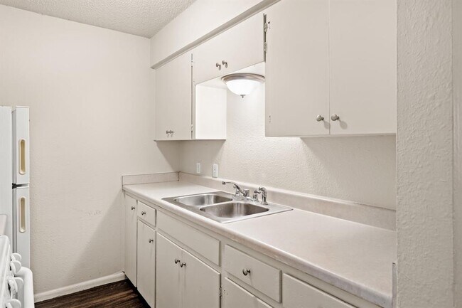 Building Photo - 2314 Parker Ln
