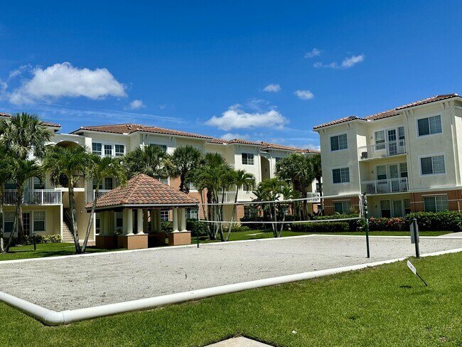 Building Photo - 9901 Baywinds Blvd