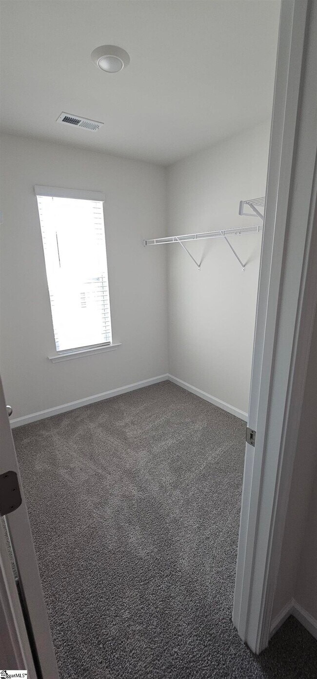 Building Photo - 794 Embark Cir