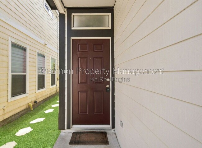 Building Photo - 16551 Pentonshire Ln
