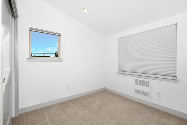 Building Photo - 3901 Whitman Ave N